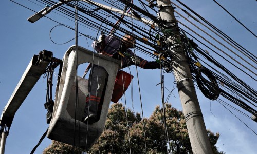 Prefeitura de VR retoma reorganização de cabos de telefonia e internet no bairro Aterrado